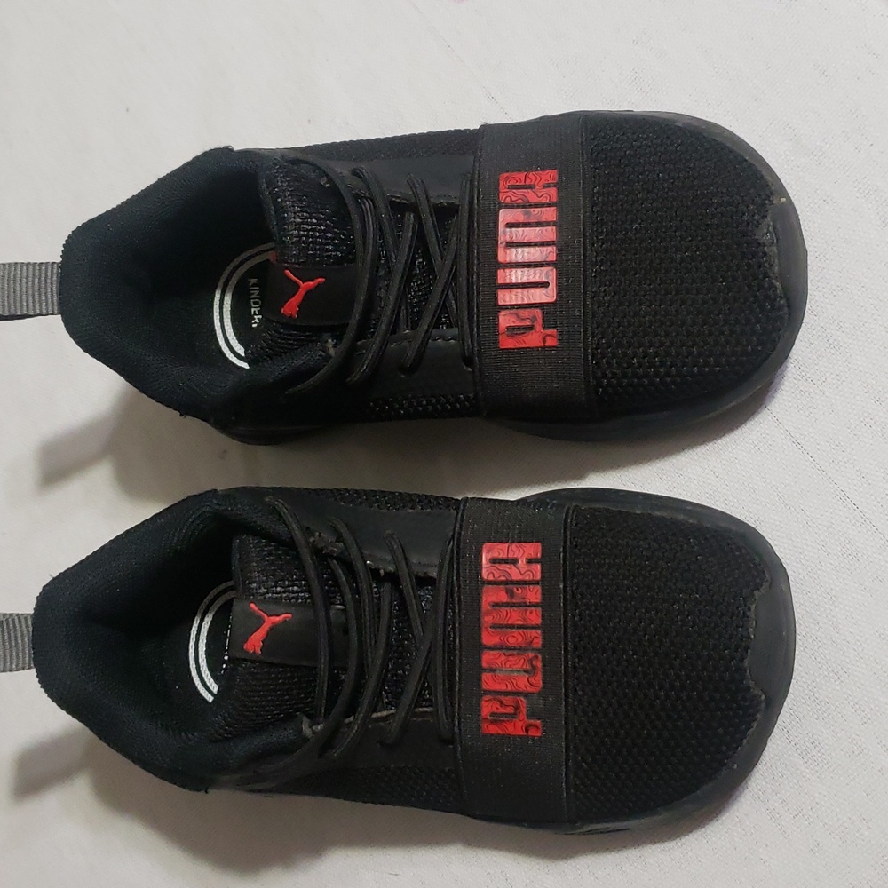 Puma Black and Red Sneakers For Toddler Size 8
